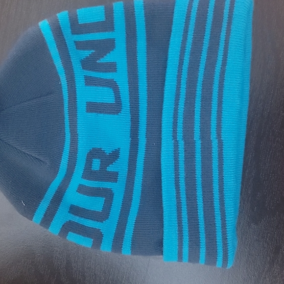 Brand new under armour womens Bennie winter hat - Picture 4 of 4